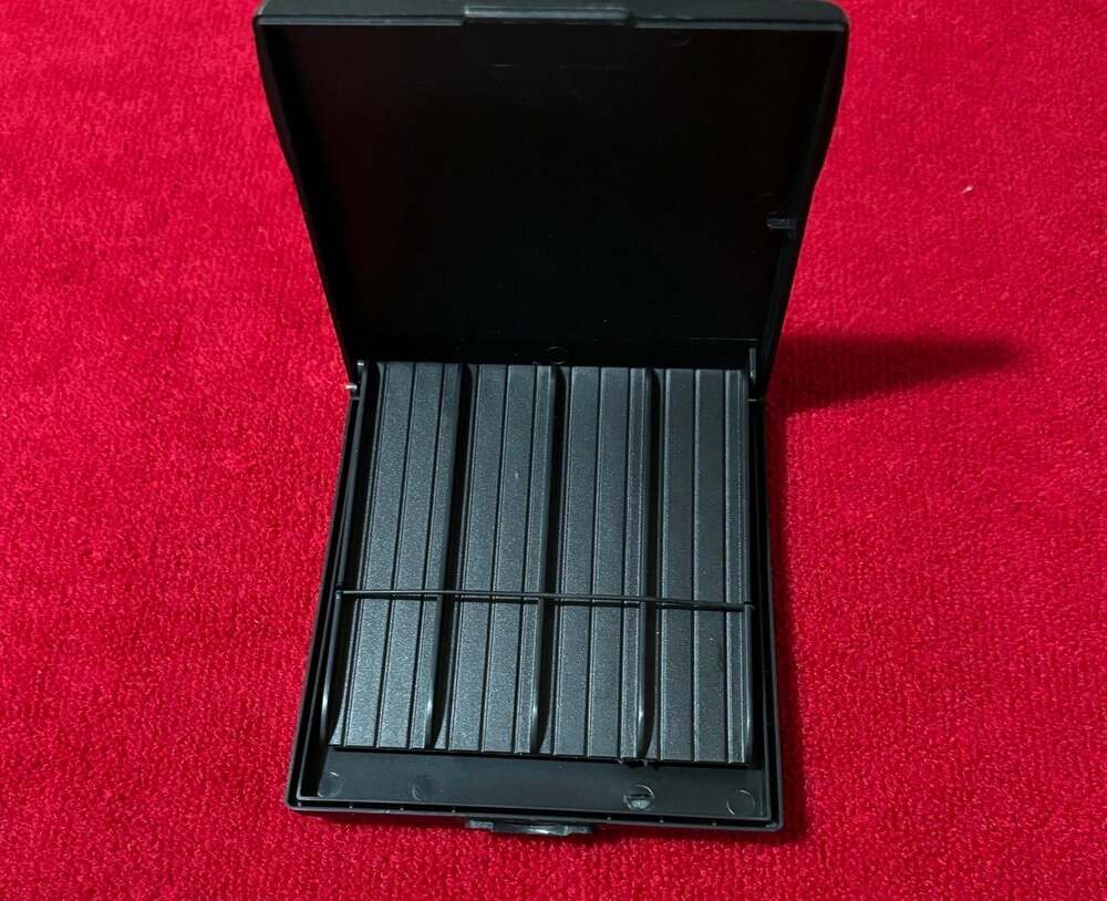 SOLO Portable Reeds Storage Case. - Picture 2 of 4